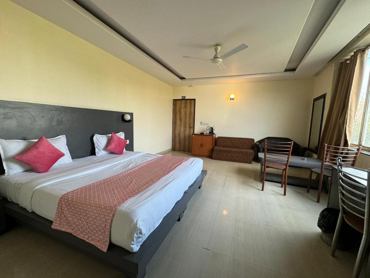 Im Perial - Nehru Enclave Apartamento Nova Deli