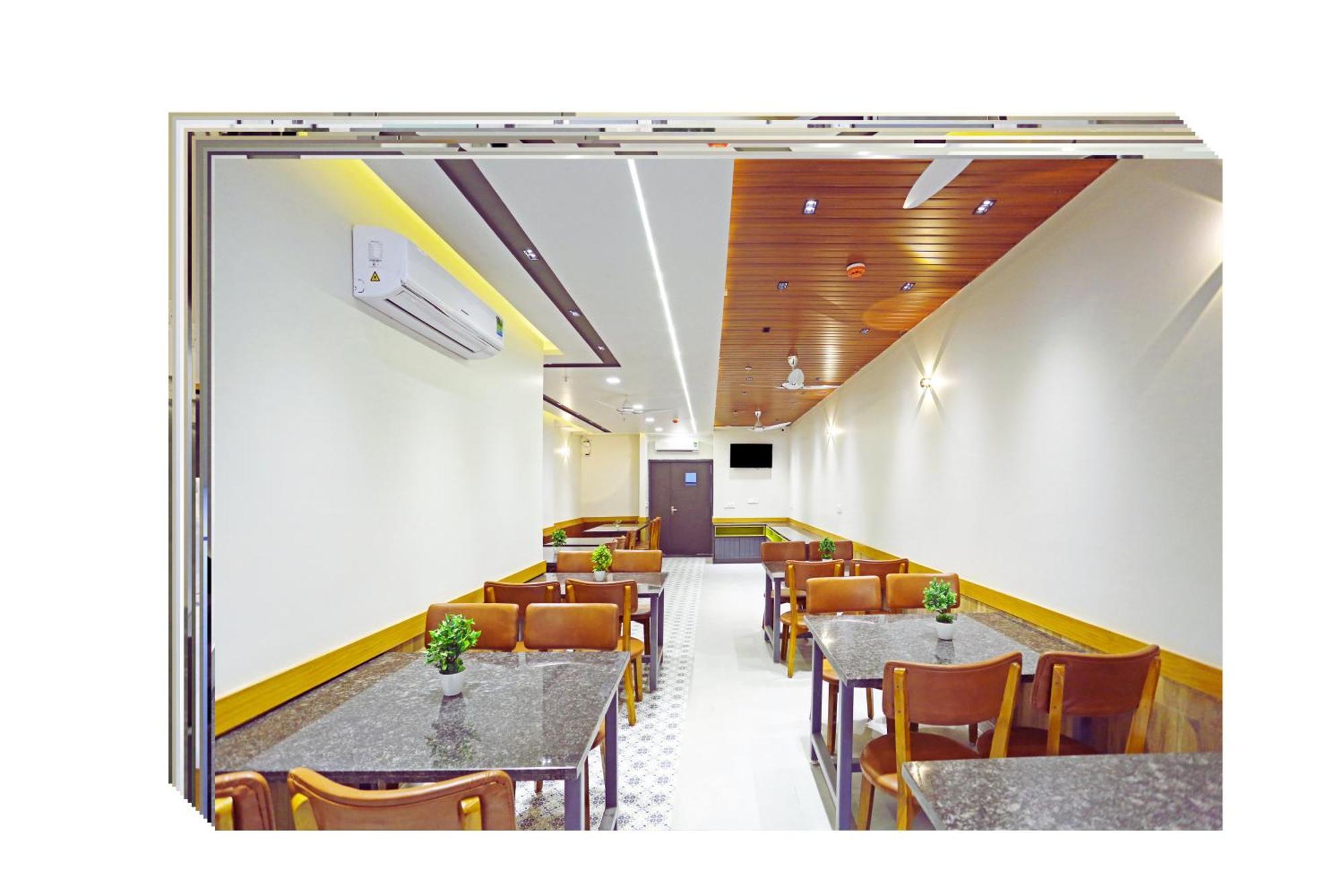 Applewood Boutique - Delhi International Airport Hotel New Delhi