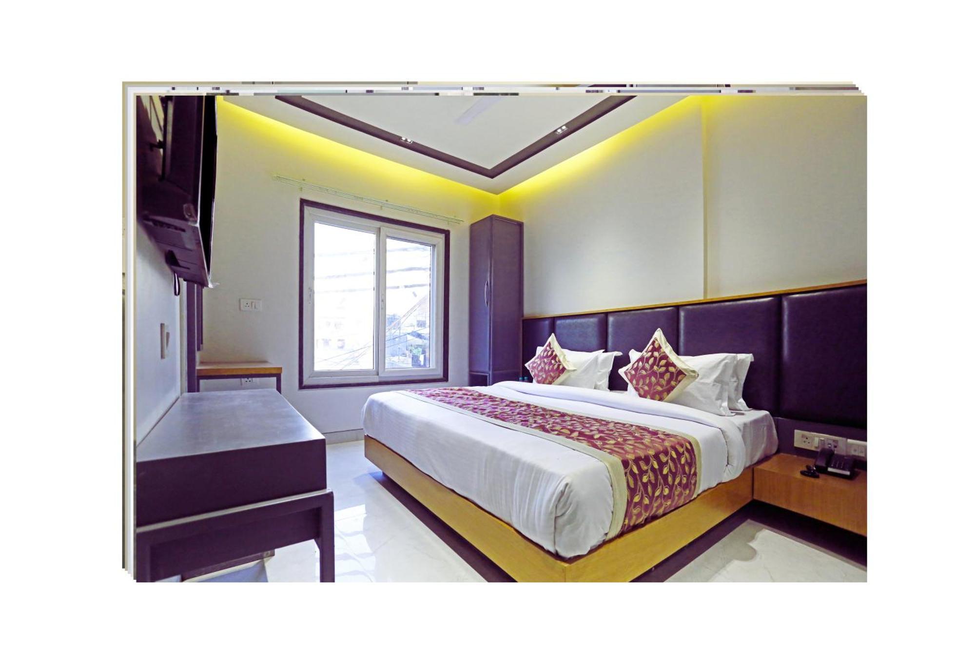 Applewood Boutique - Delhi International Airport Hotel