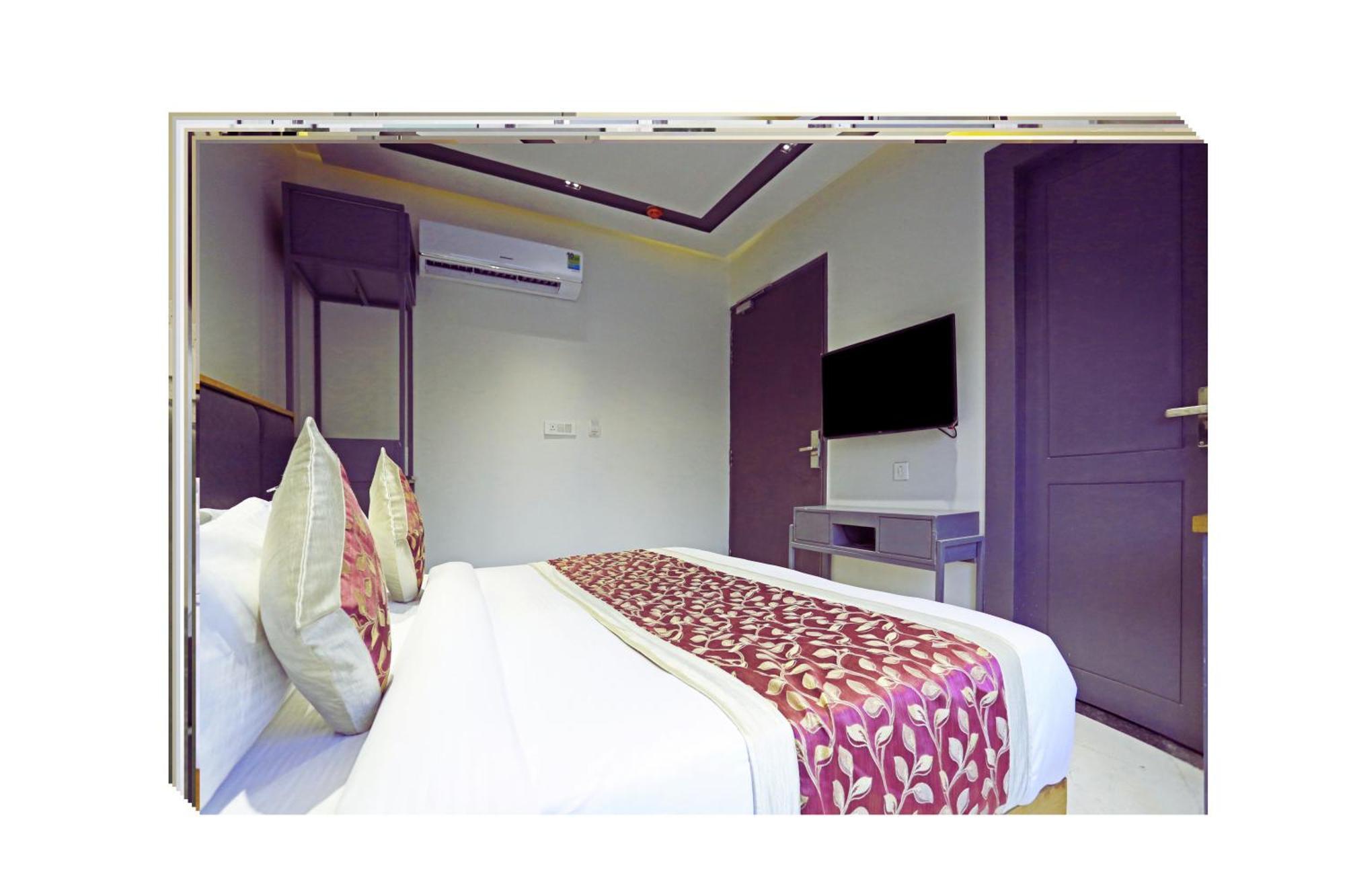Applewood Boutique - Delhi International Airport 4* New Delhi