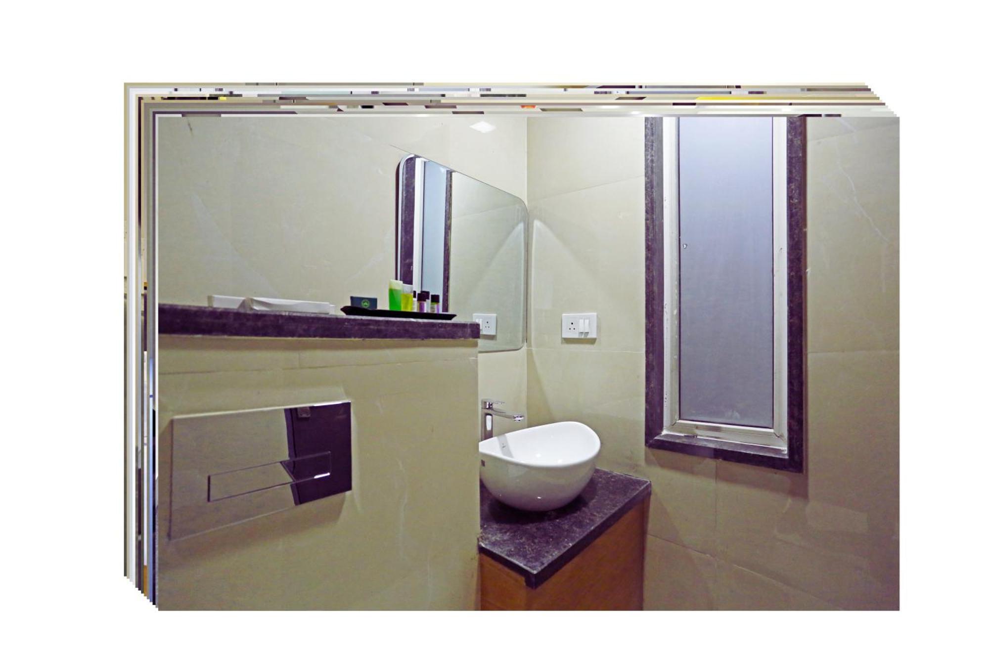 Applewood Boutique - Delhi International Airport Hotel 4*