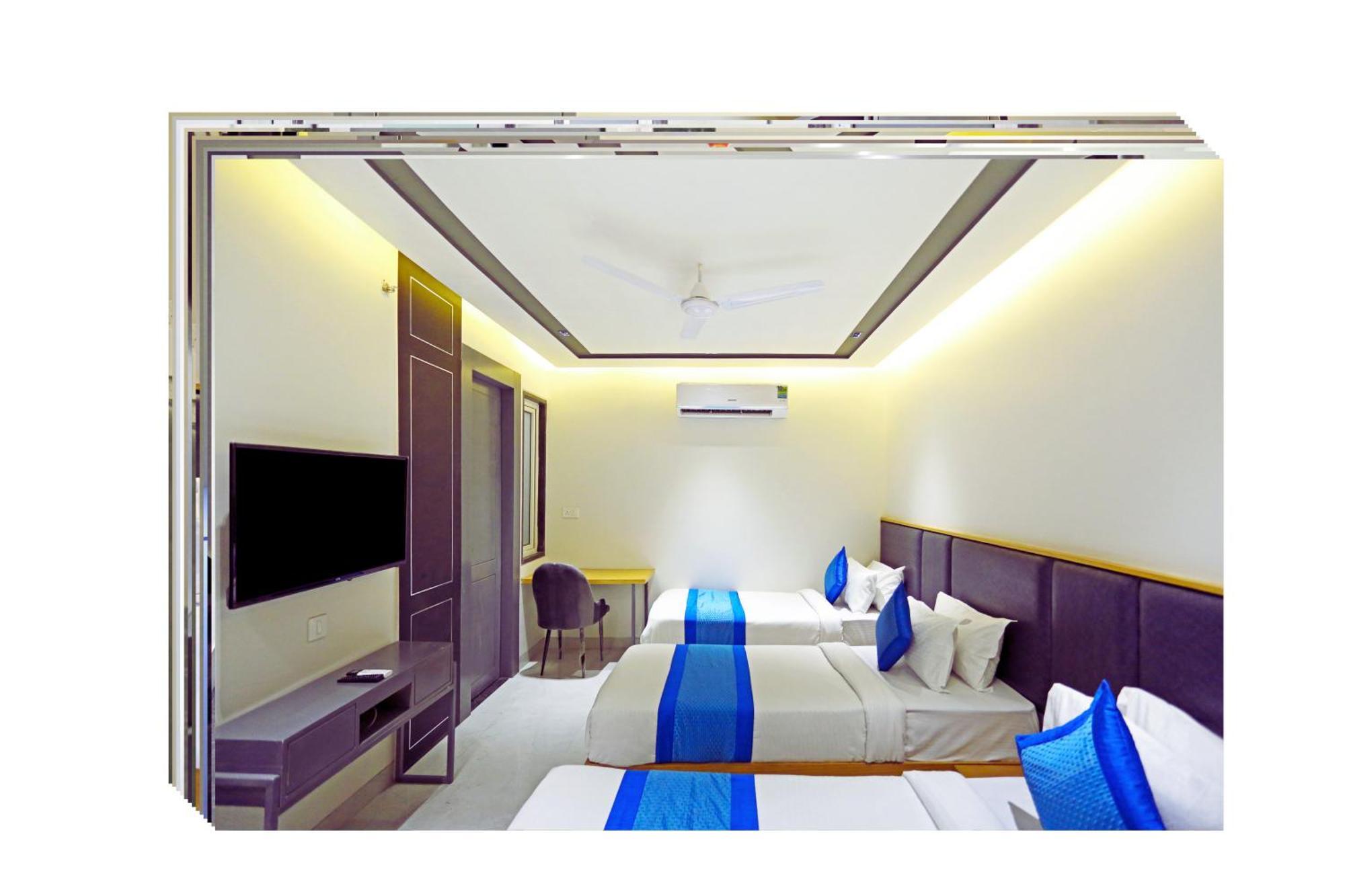 Applewood Boutique - Delhi International Airport Hotel 4*