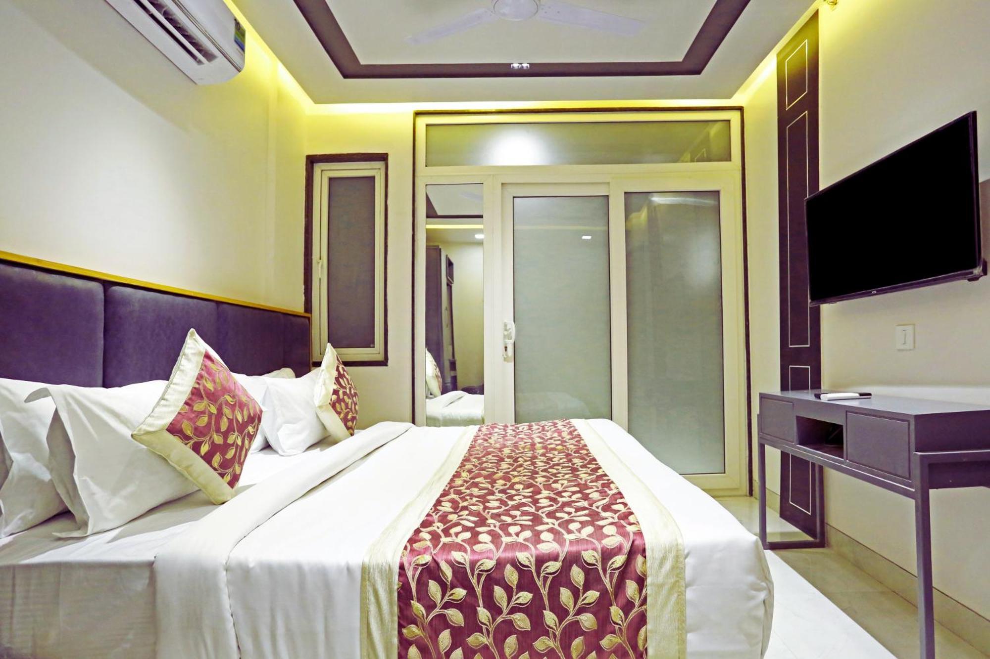 Applewood Boutique - Delhi International Airport Hotel