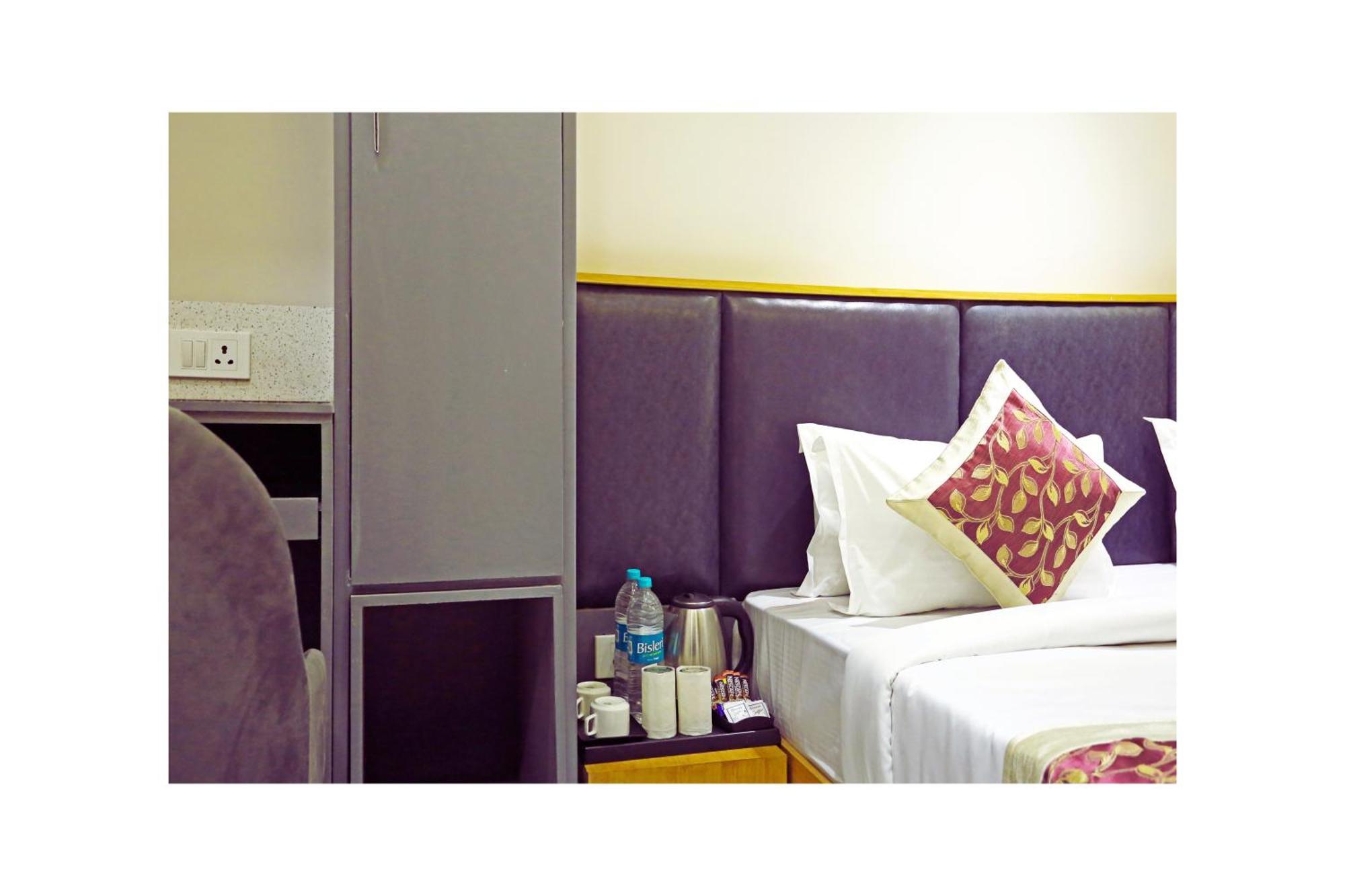Applewood Boutique - Delhi International Airport Hotel New Delhi