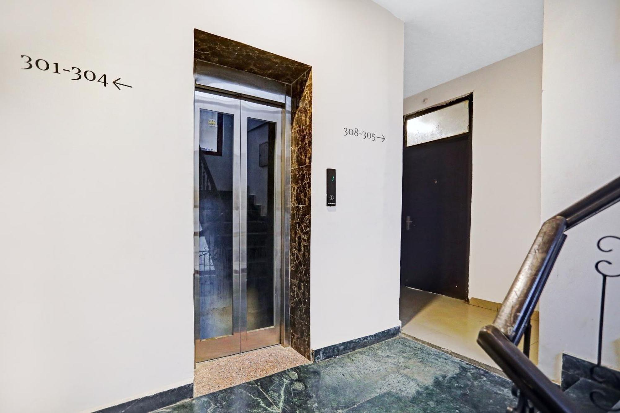 Hotel Collection O Agniv Residency Near Saket Metro