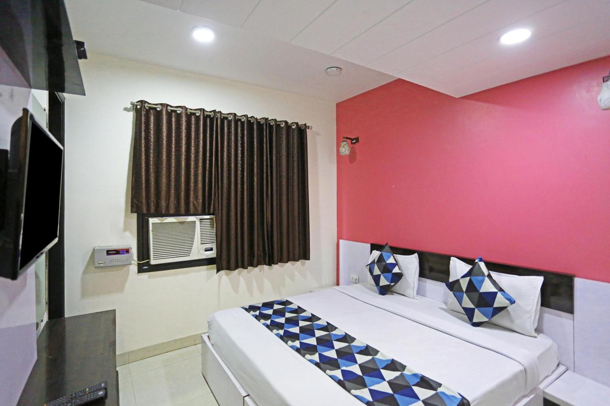 Star Inn-near Delhi Airport Hotel 4*