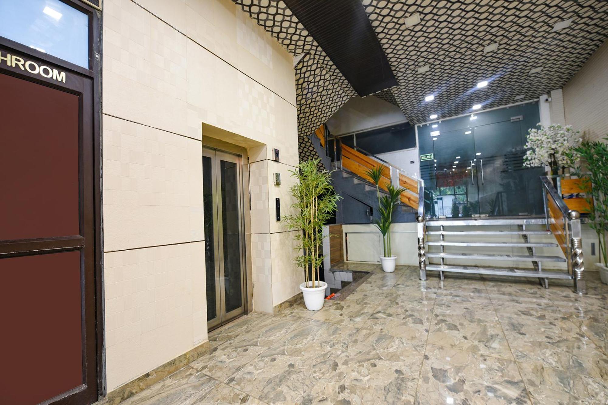 Fabhotel The Crystal Palace Hotel 3*