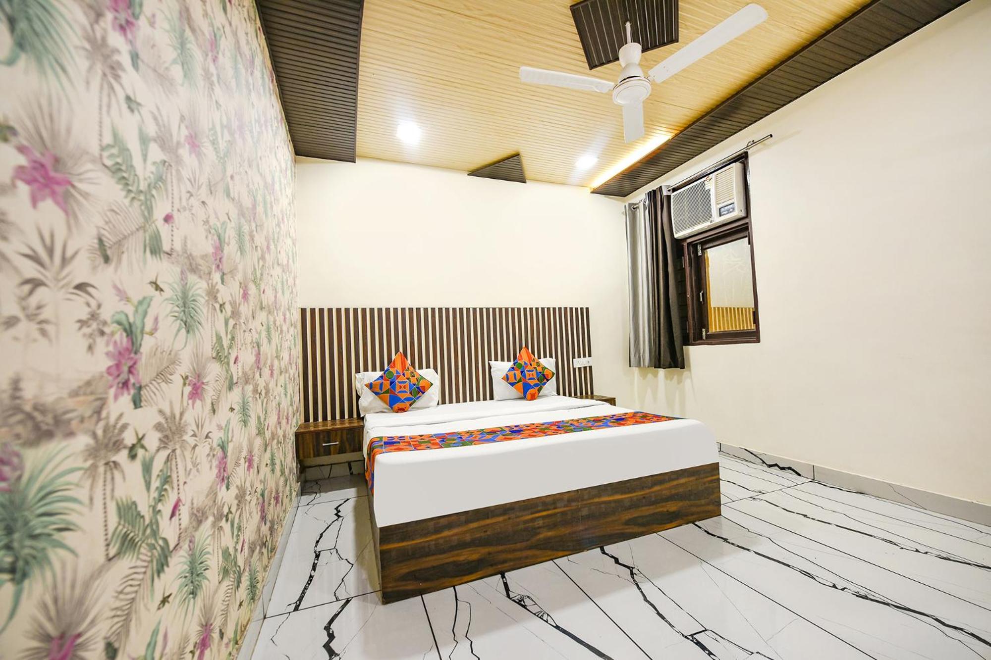Hotel Fabhotel The Crystal Palace Delhi (National Capital Territory of India)