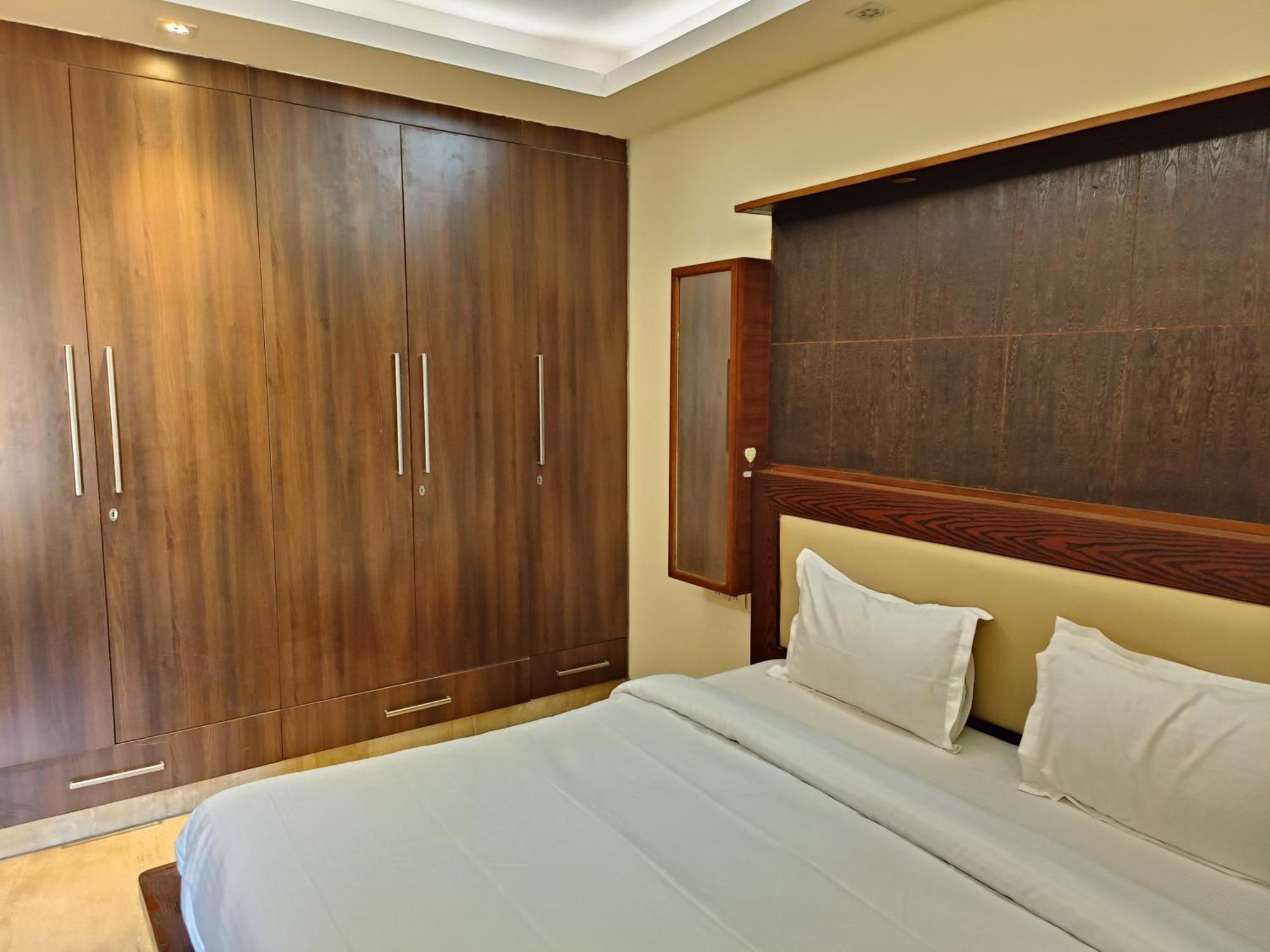 Greenleaf And Suites, Greater Kailash 1 Hotel 3*