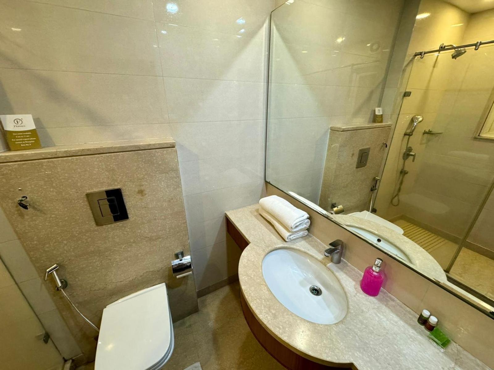 Hotel Florence Inn, Karol Bagh, New Delhi, 2 Min From Metro
