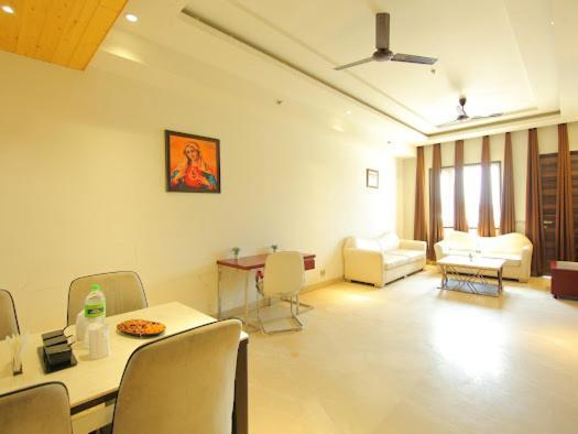Hotel C- Pearls And Banquet 3*