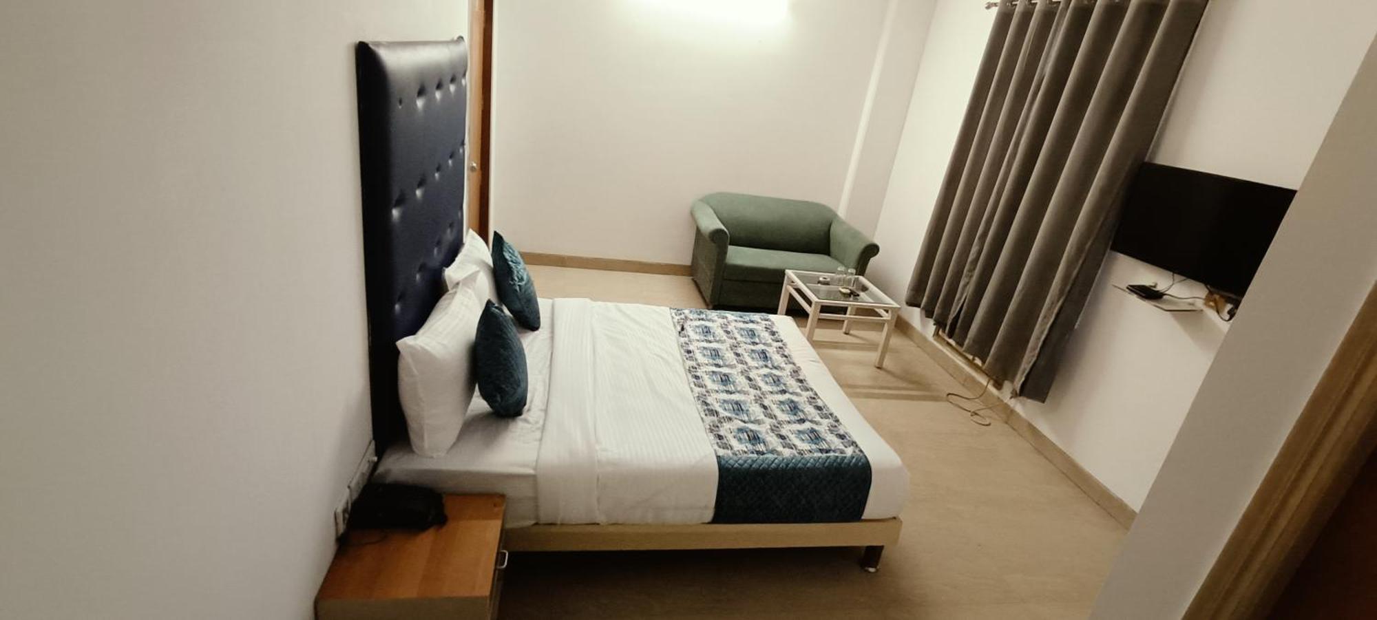 Hotel Glace Near Igi Airport Delhi Nova Deli