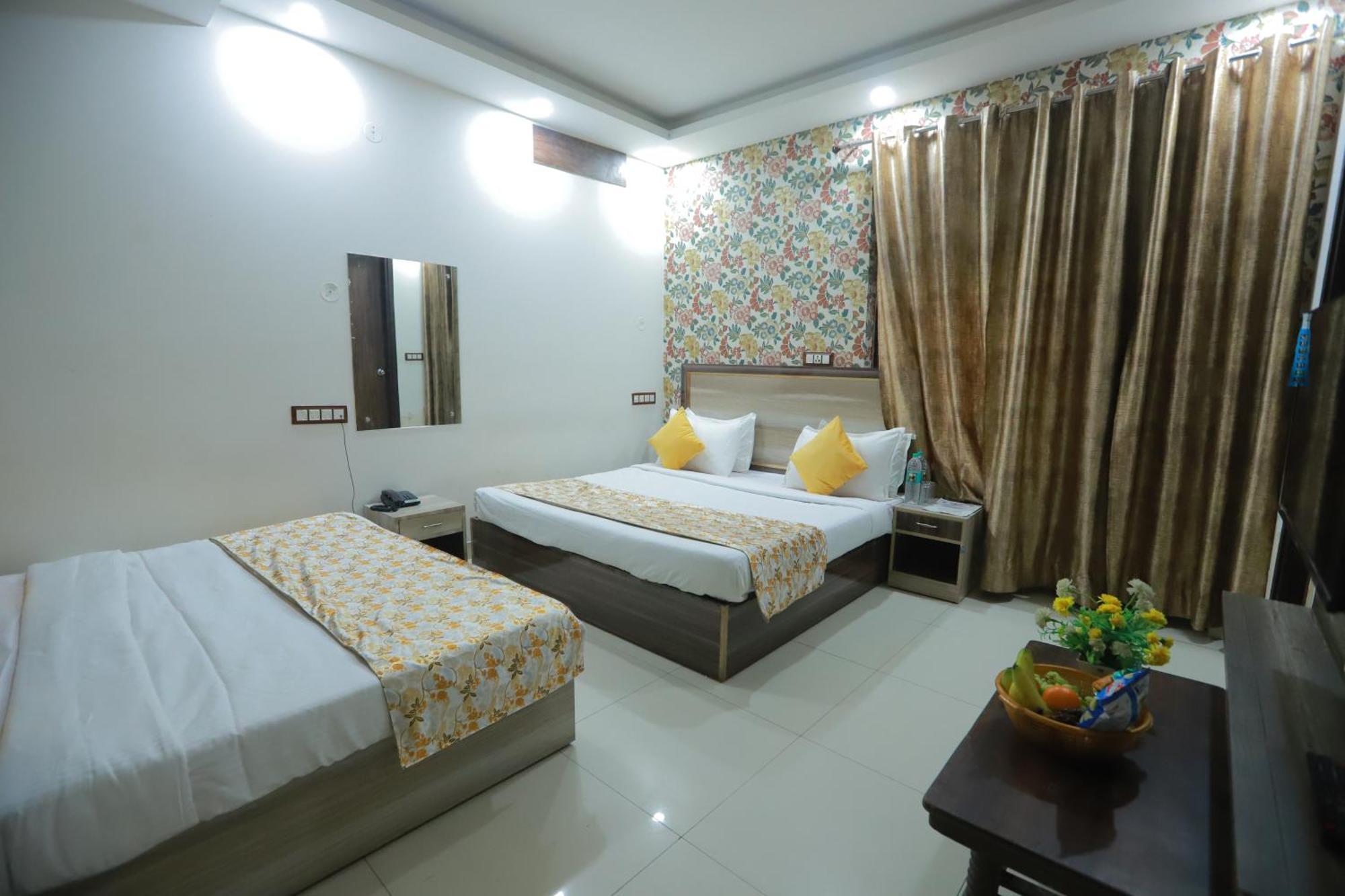Popular Delhi Airport Hotel New Delhi