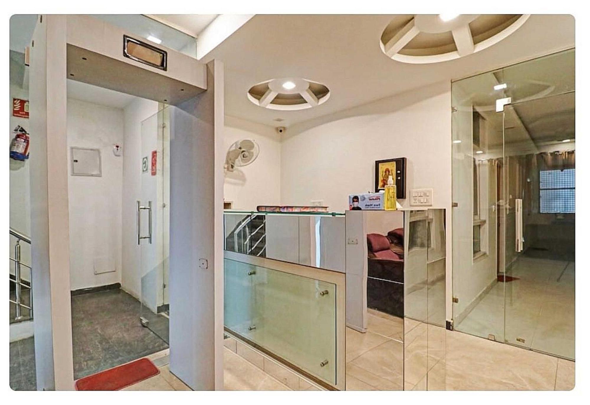 Hotel Super O Mahal 3*