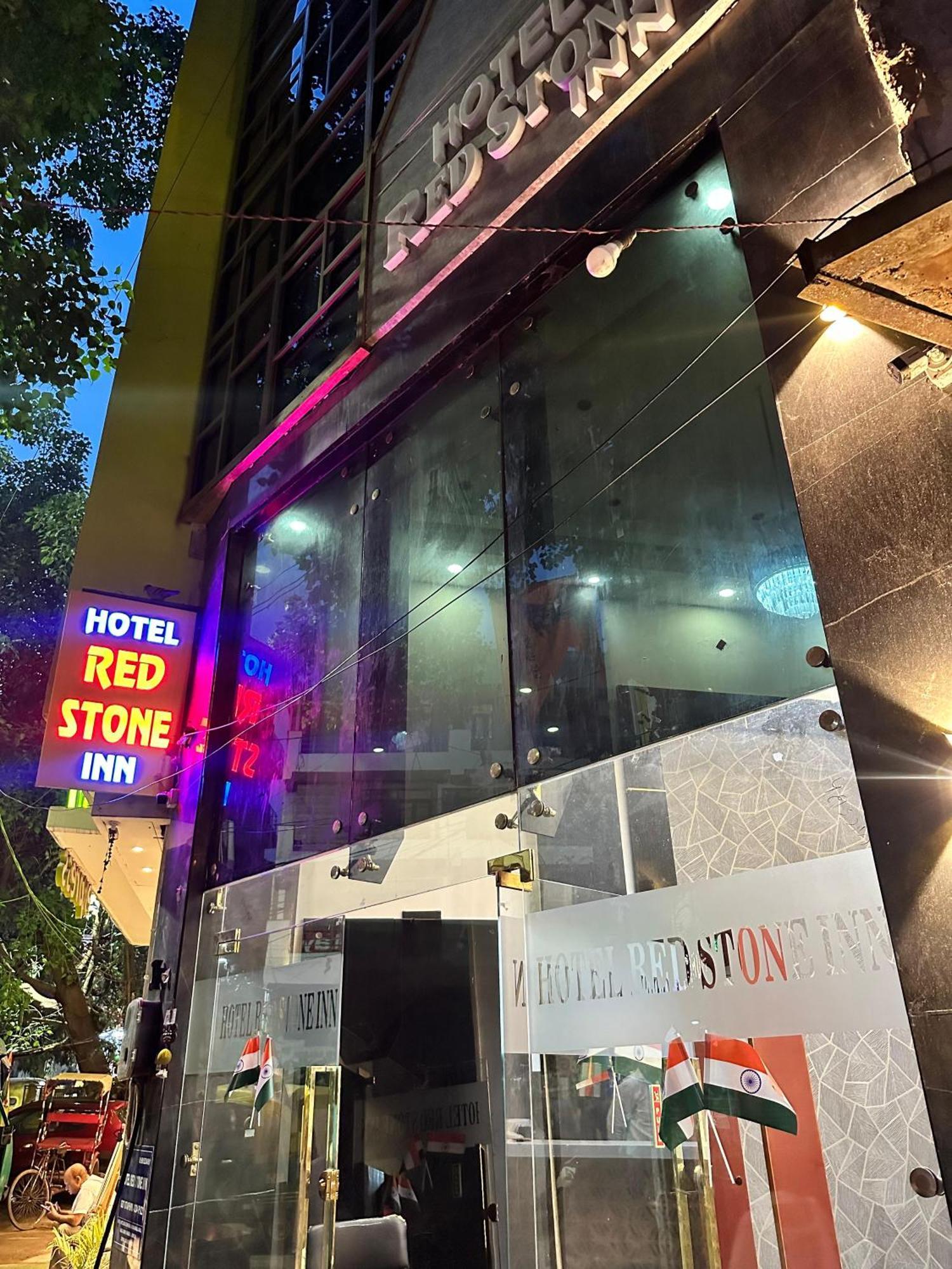 Hotel Red Stone - Near Railway Station - Paharganj 2*