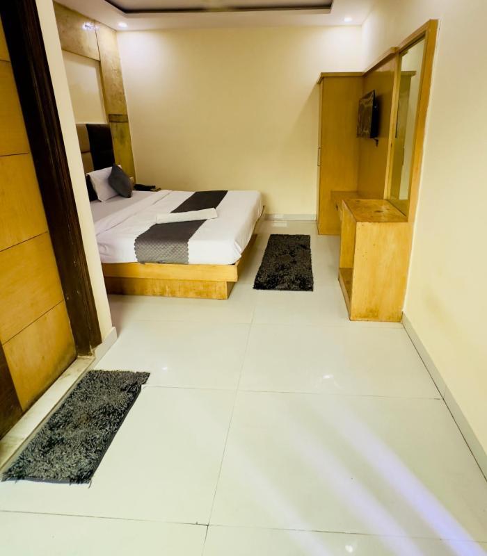 Bramhaputra Near Railway Station Hotel 3*