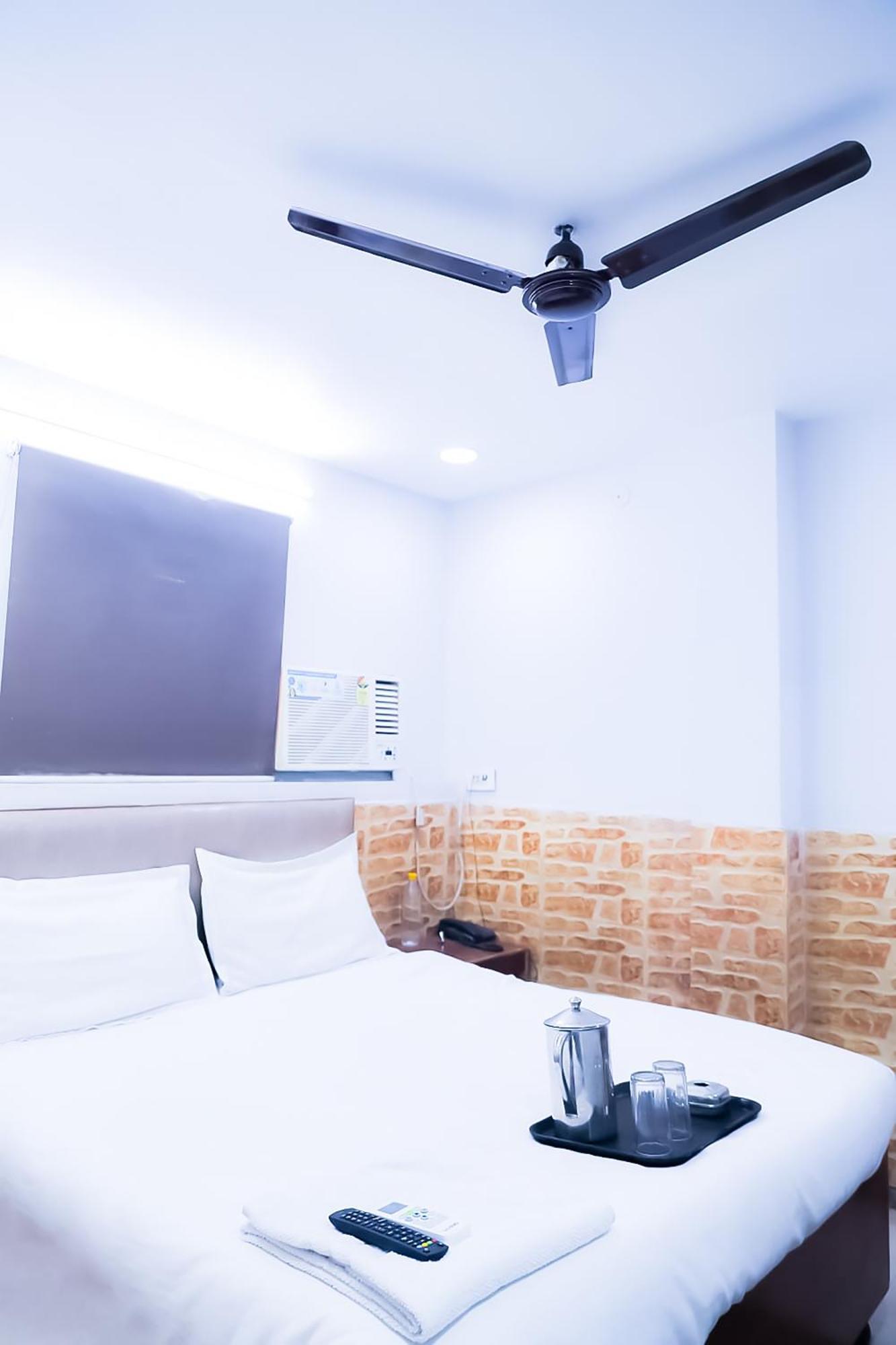 Hotel Star Near Laxmi Nagar 3*