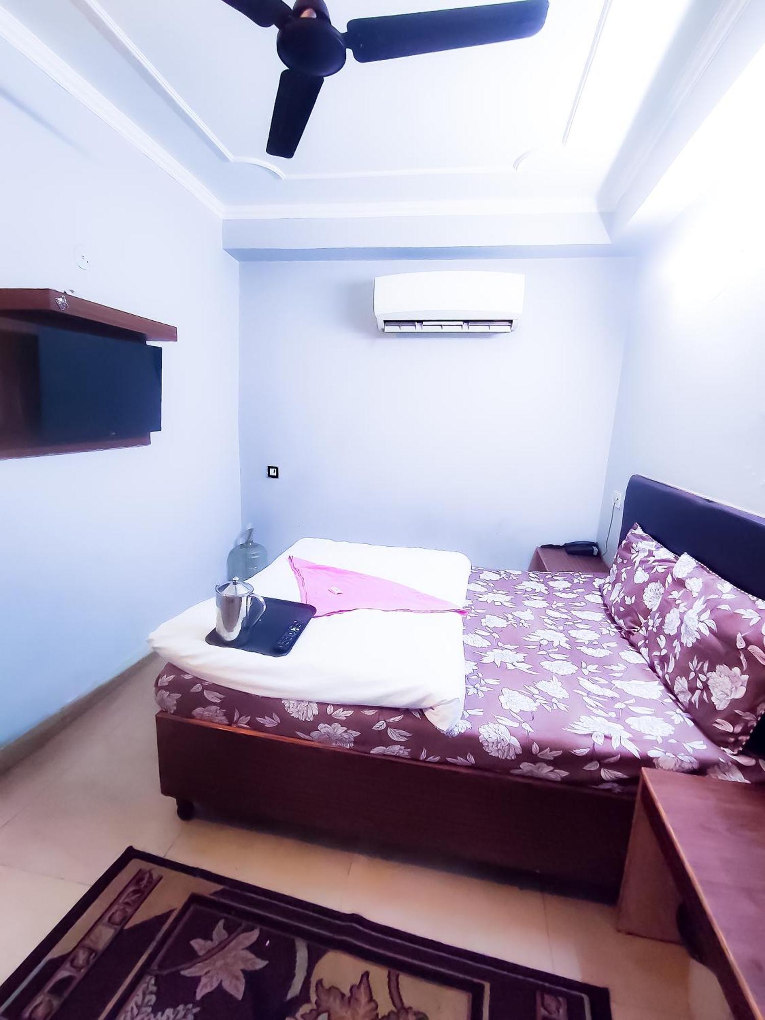 Hotel Star Near Laxmi Nagar New Delhi