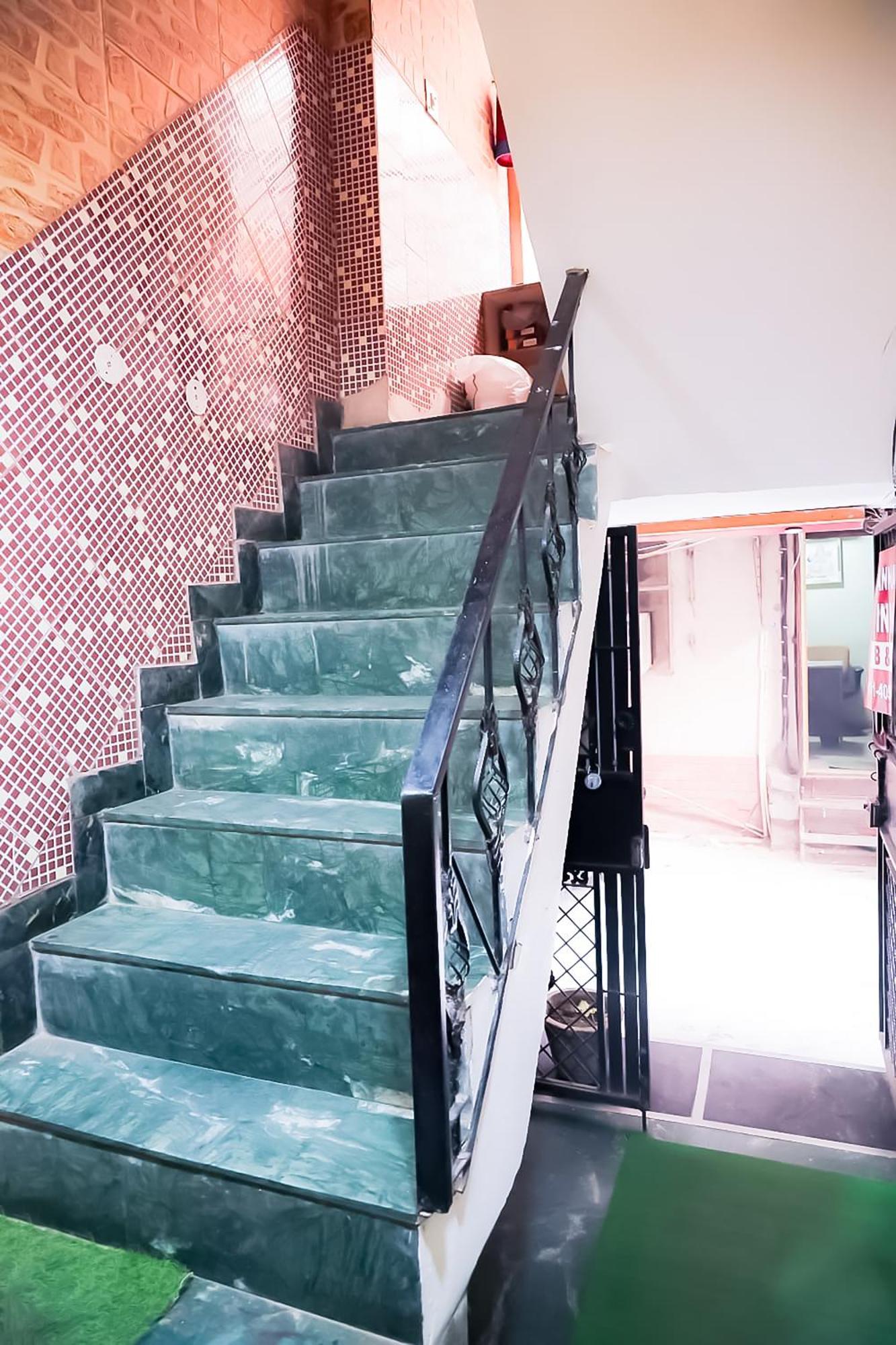 Star Near Laxmi Nagar Hotel 3*