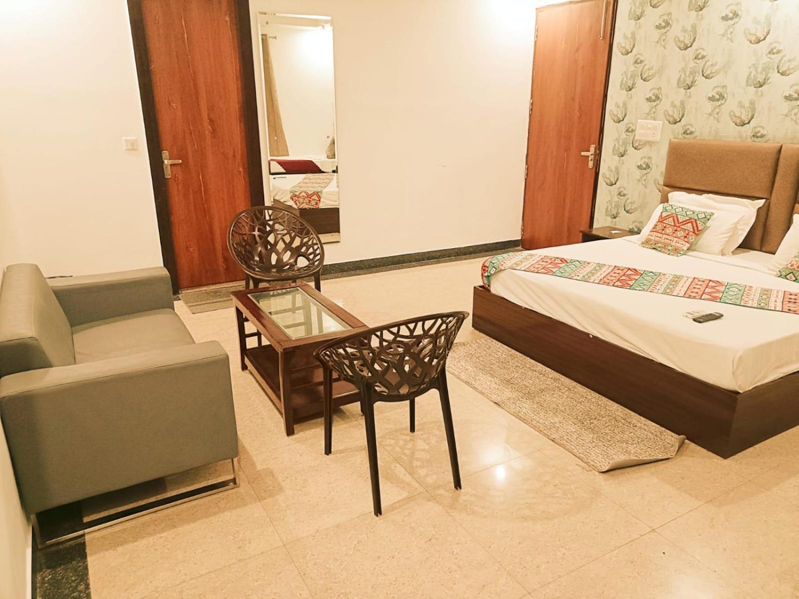 Prime Plaza Ambs Near Igi Airport Nova Deli