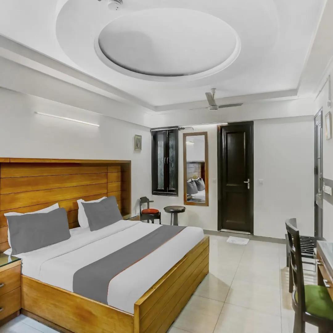 Hotel Signature Plaza New Delhi
