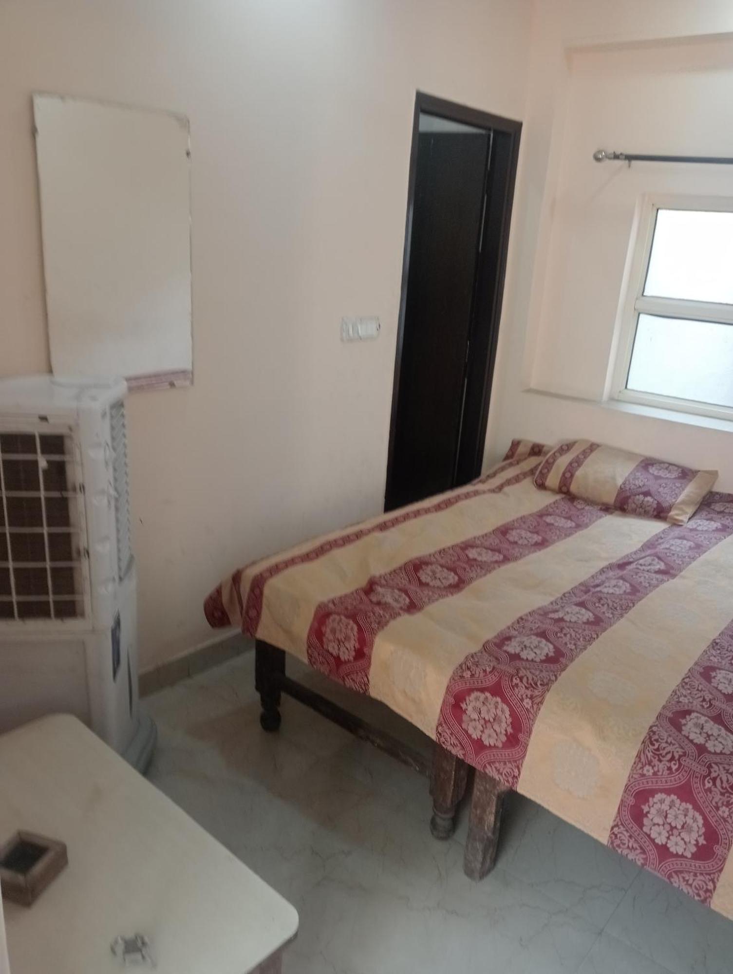 Ever Travel & Pg New Delhi