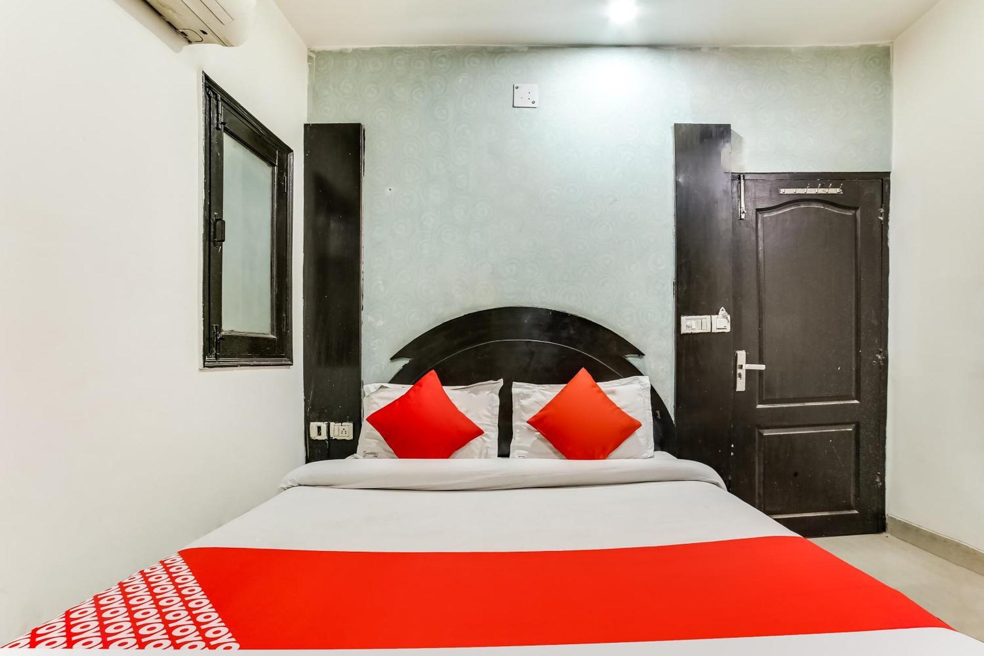 Oyo Geetanjali Hotel