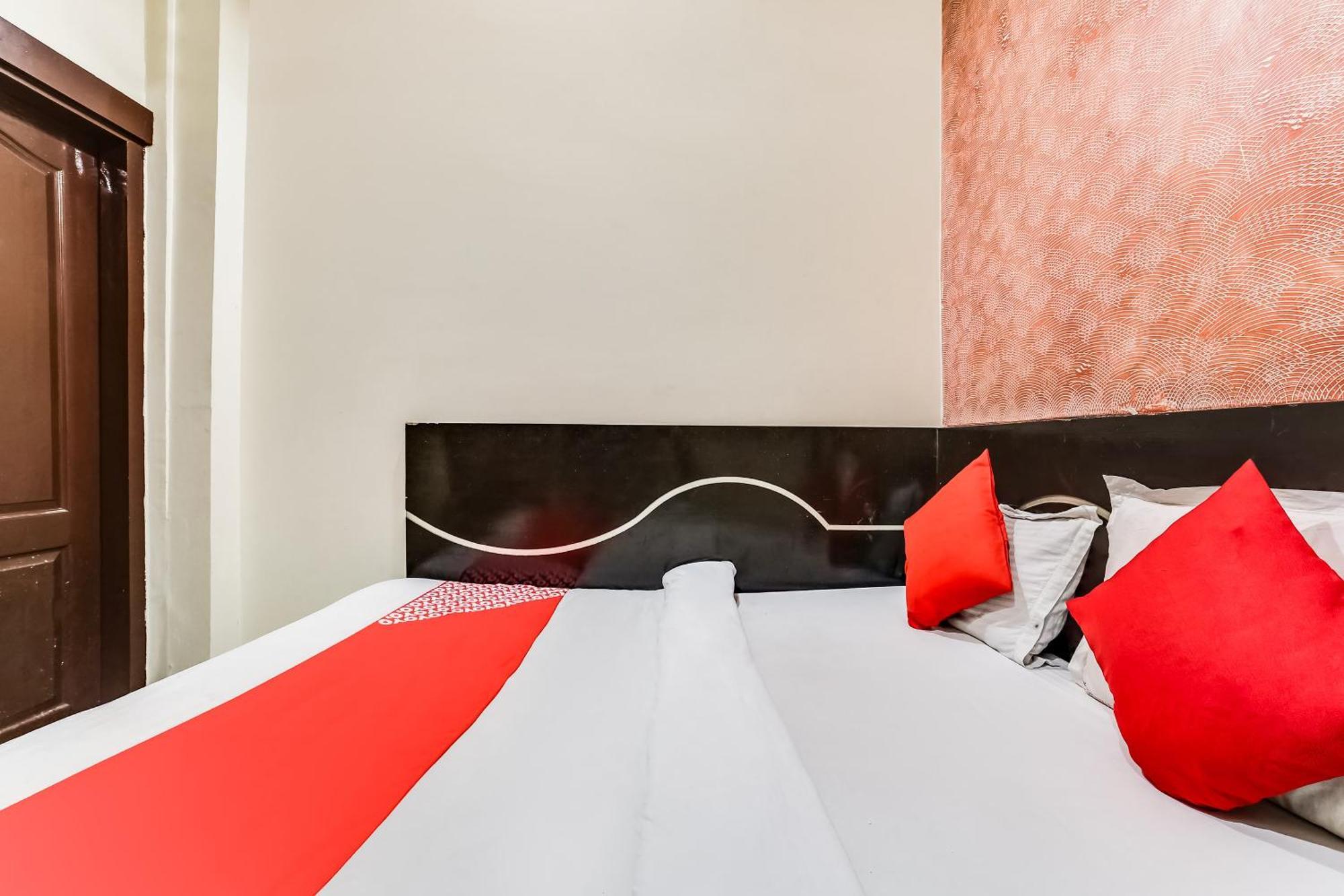 Hotel Oyo Geetanjali New Delhi