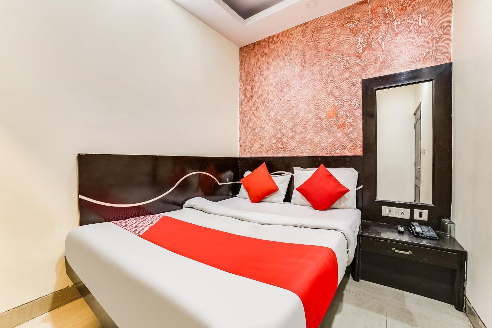 Hotel Oyo Geetanjali New Delhi