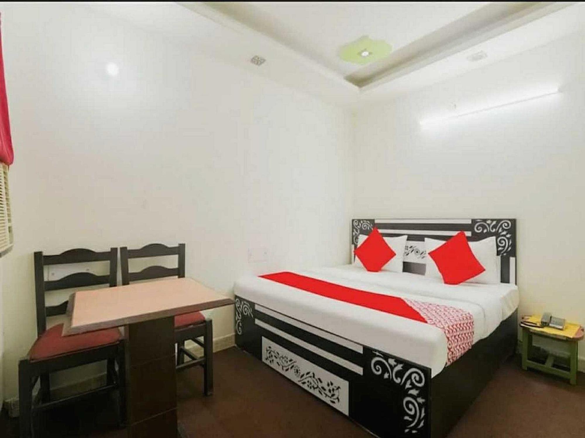 O Silver Stone Hotel Najafgarh