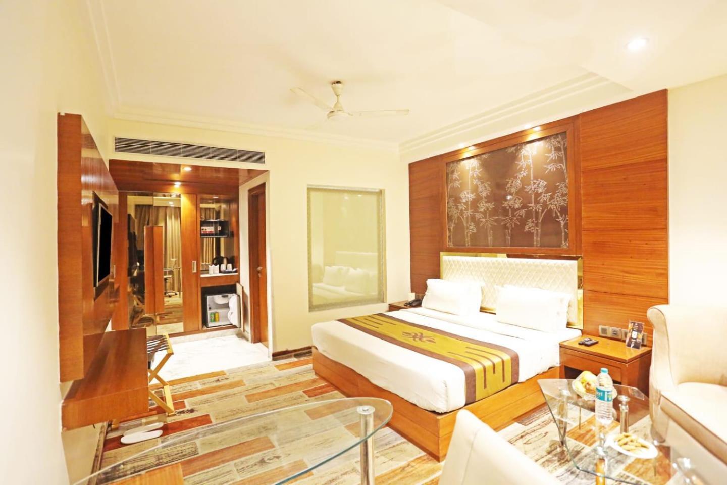 Aerotech Near Delhi Airport Hotel