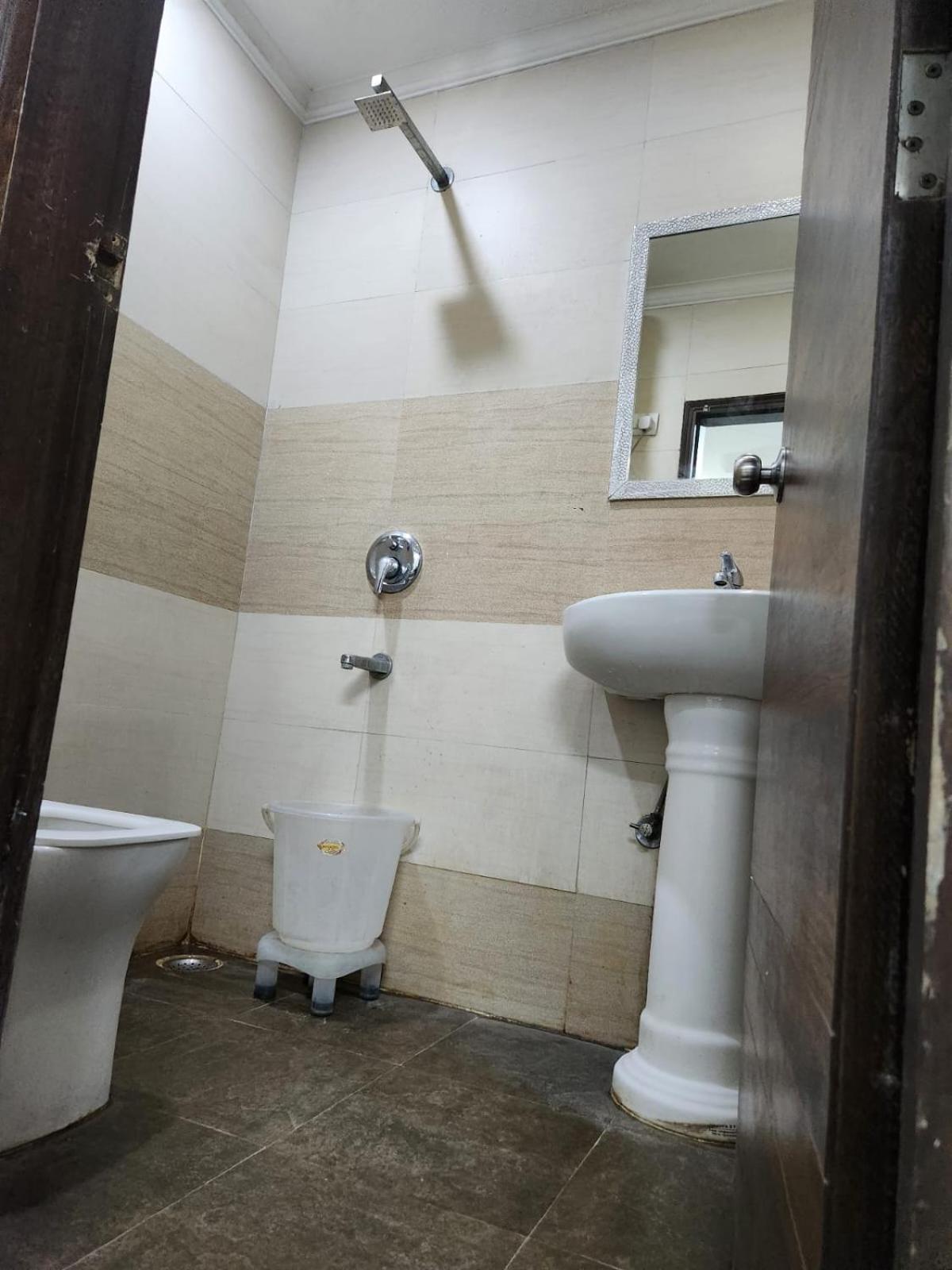 Hotel Aerotech Near Delhi Airport