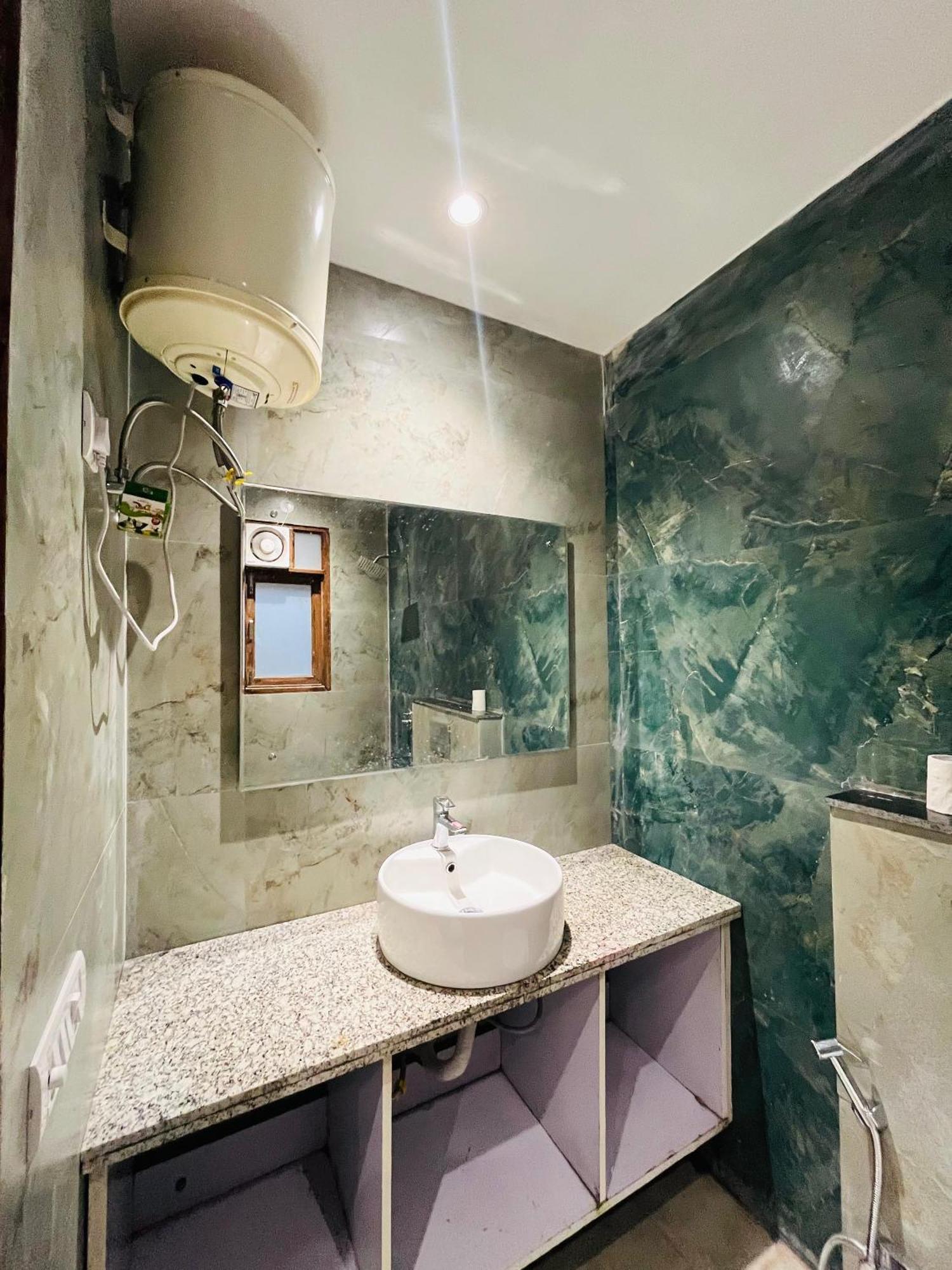 24 Malviya Nagar Bed & Breakfast