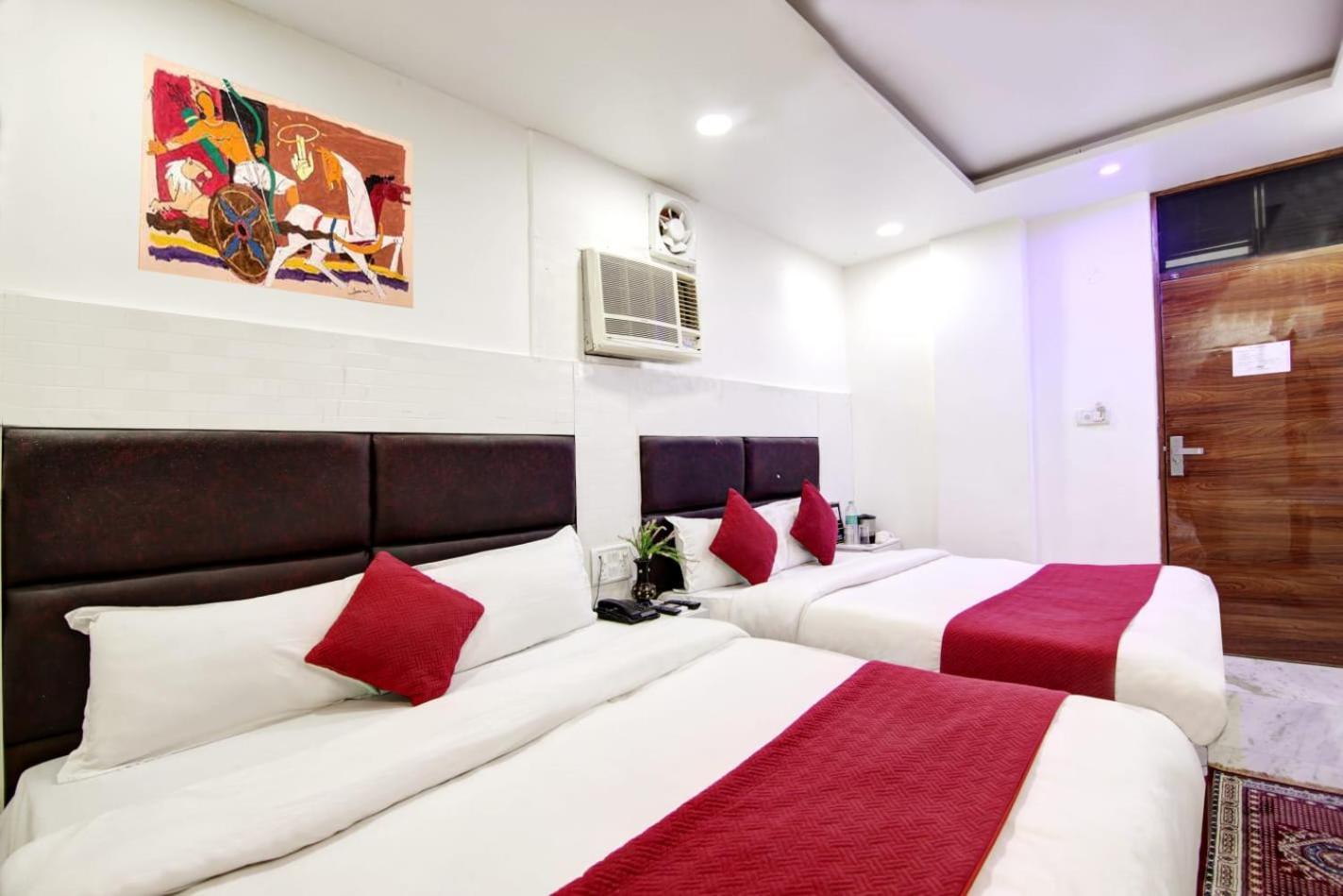 Shivlok Palace Hotel *