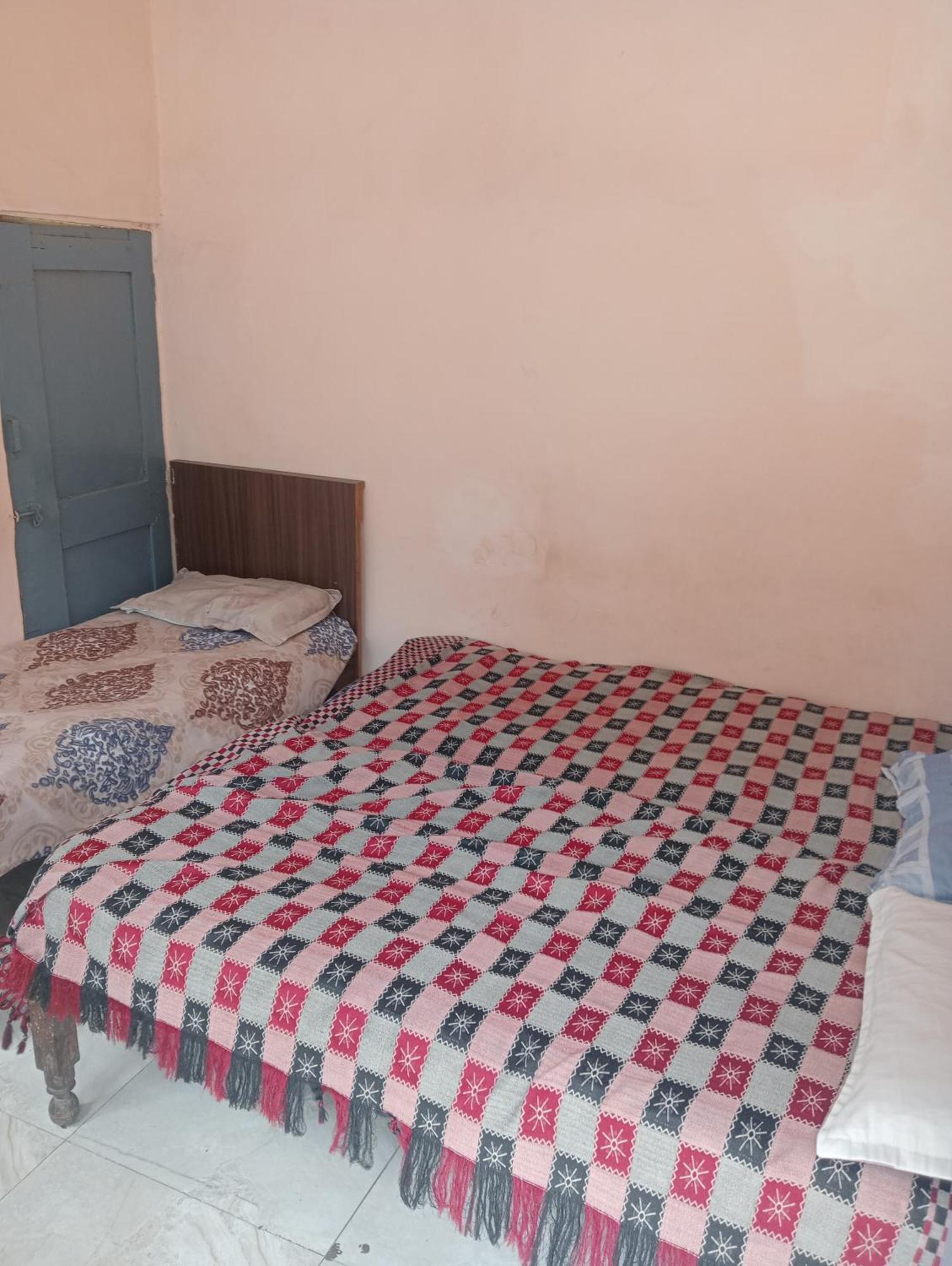 Guest house Ever Green Travel & Pg 2*