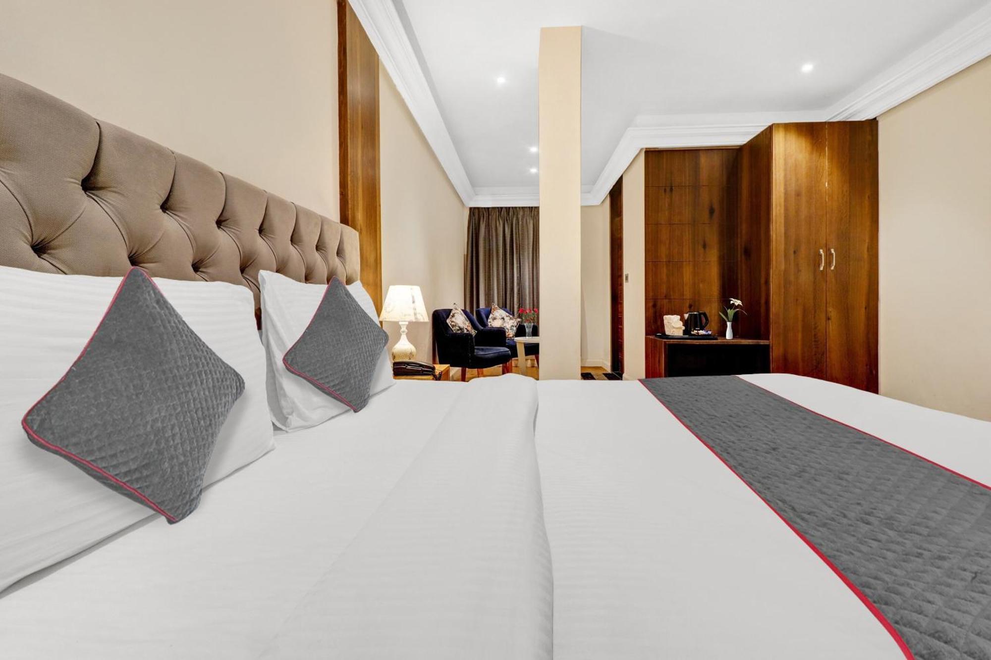 Grand Near Delhi Igi Airport Hotel