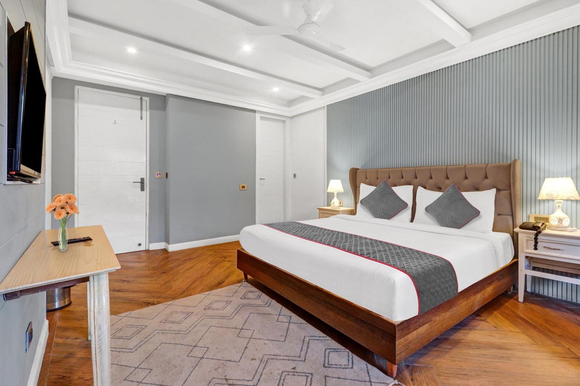 Hotel Grand Near Delhi Igi Airport 4*