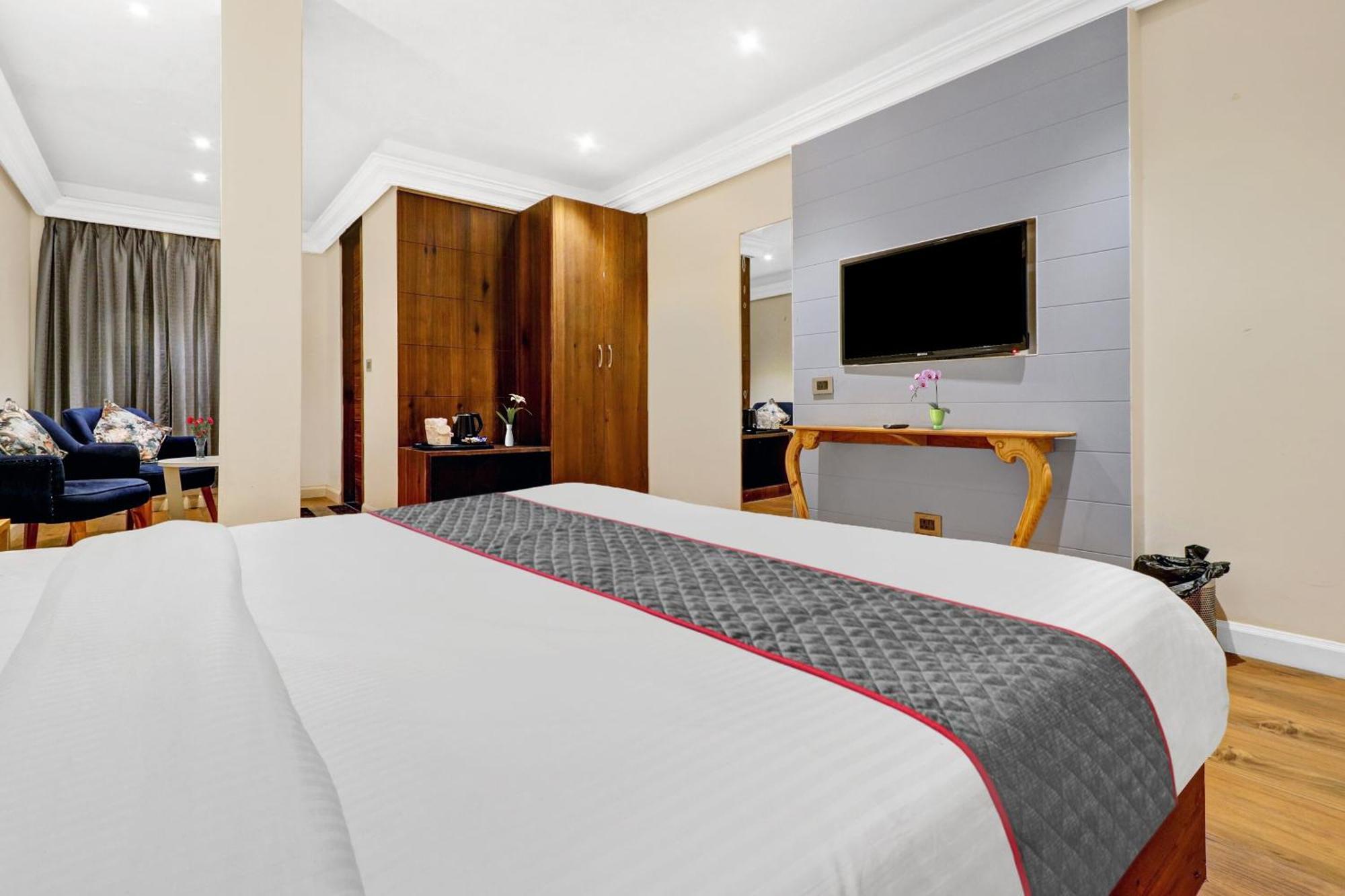 Hotel Grand Near Delhi Igi Airport