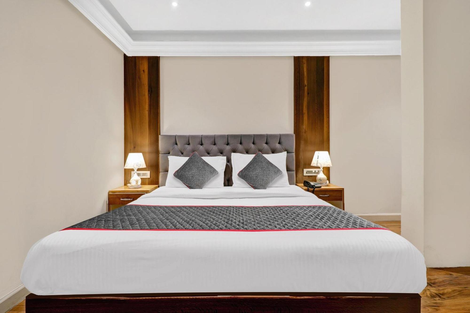 Grand Near Delhi Igi Airport Hotel 4*