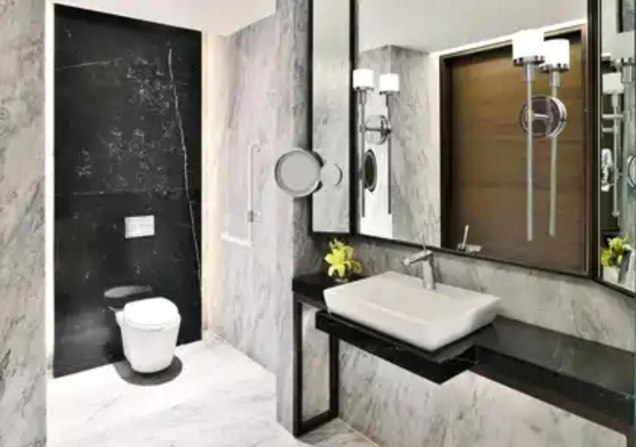Seven Near Delhi Airport Hotel 4*