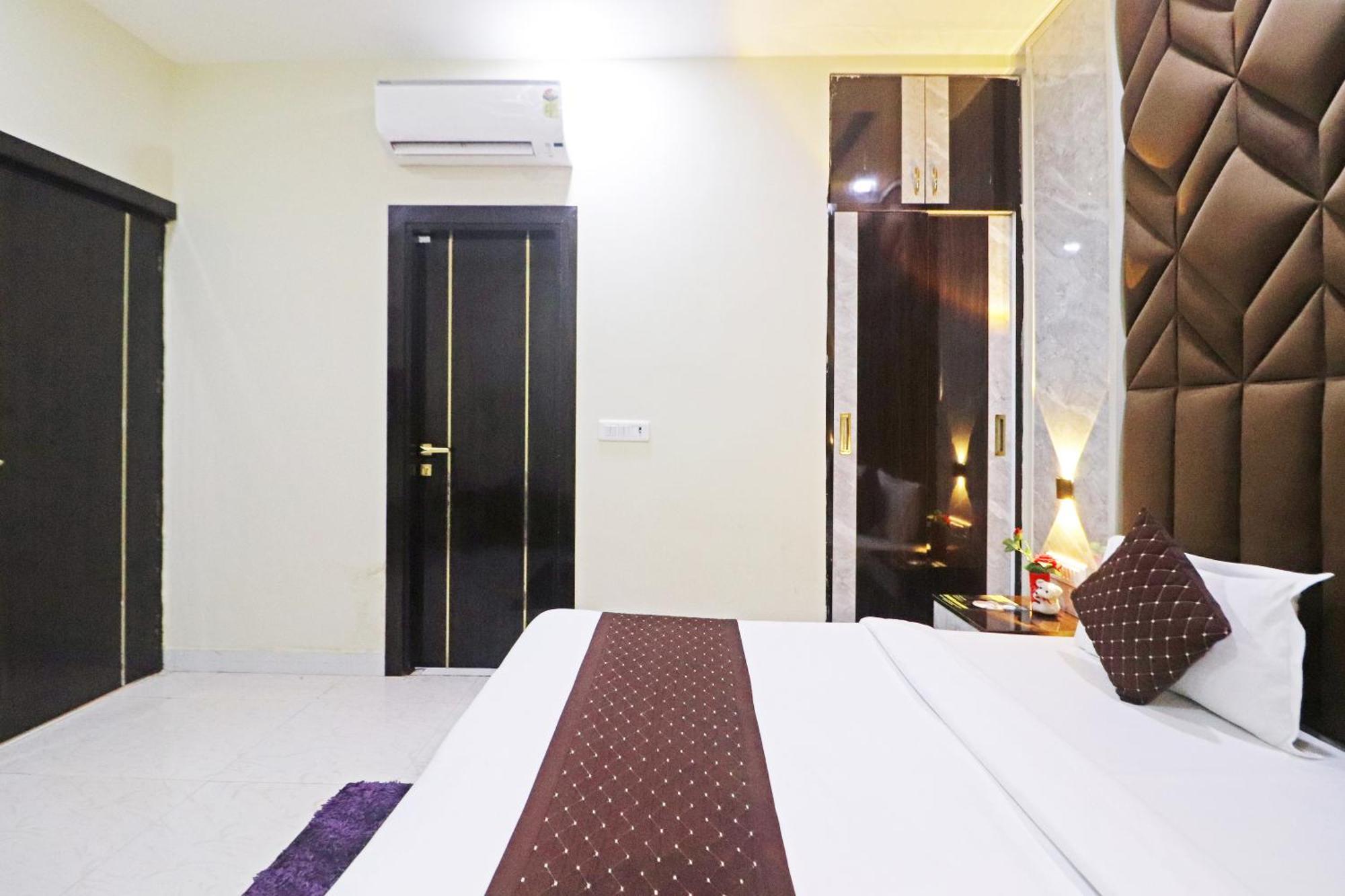 Seven Near Delhi Airport Hotel New Delhi