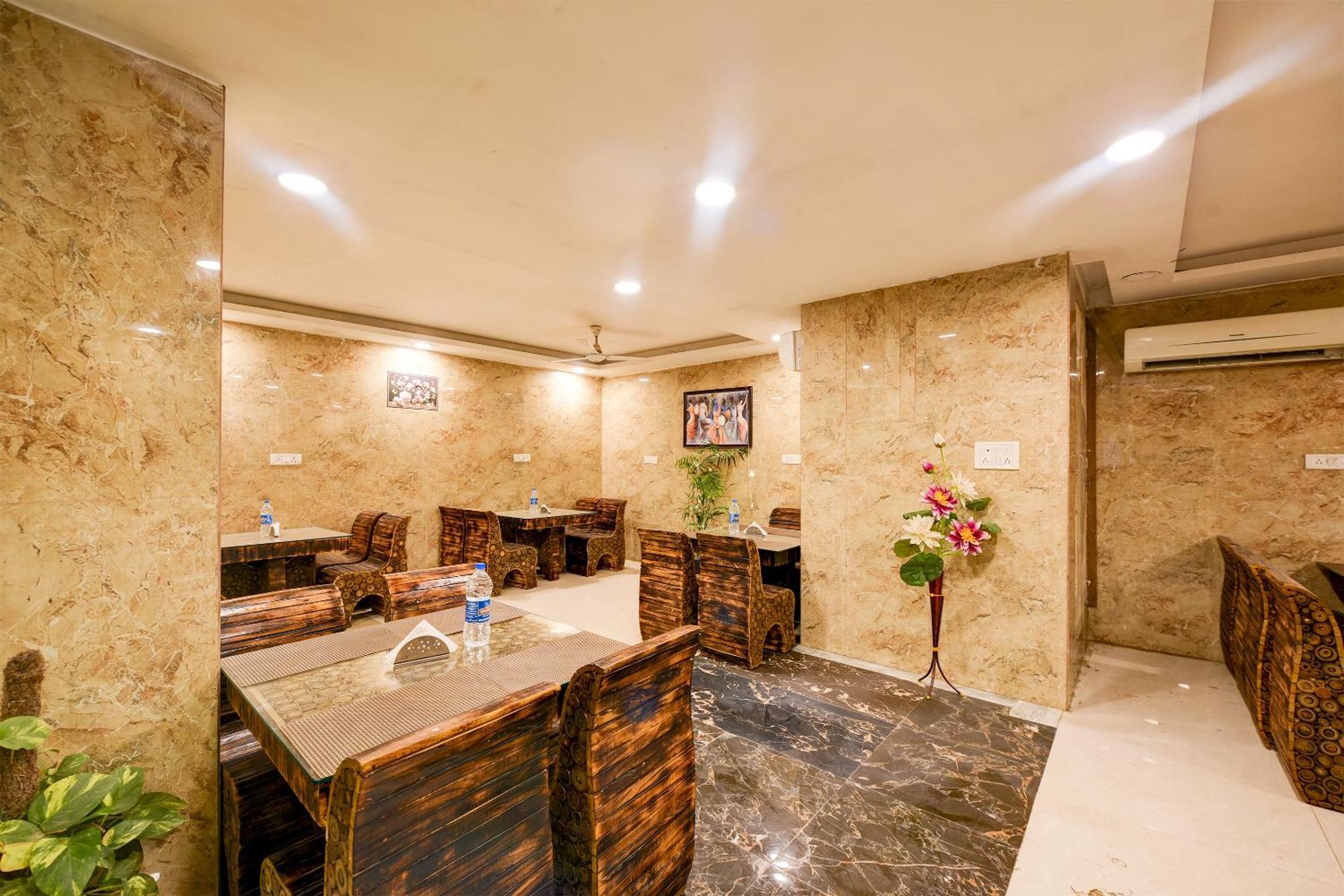 Ocean The Near Delhi Airport Hotel 4*