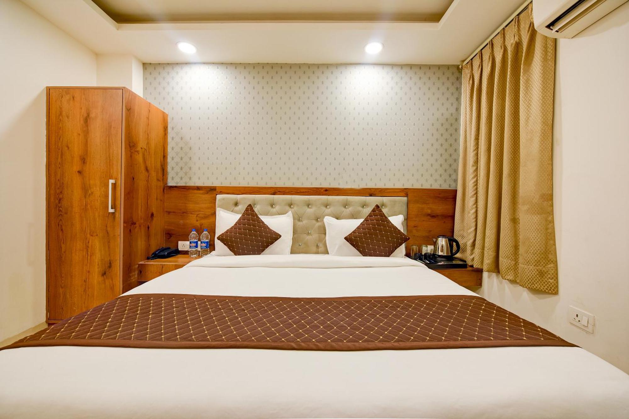 Ocean The Near Delhi Airport 4* New Delhi
