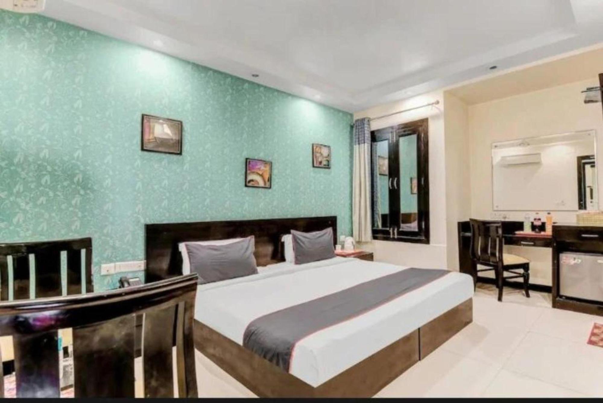 Hotel Swathi - Paschim Vihar