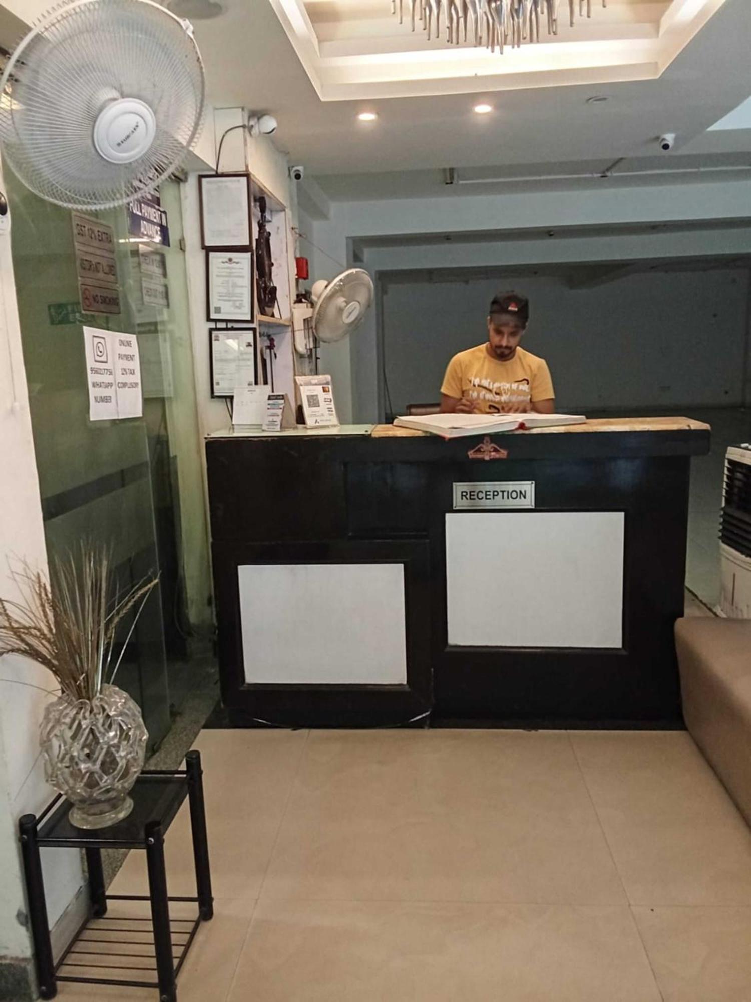 Swathi - Paschim Vihar Hotel
