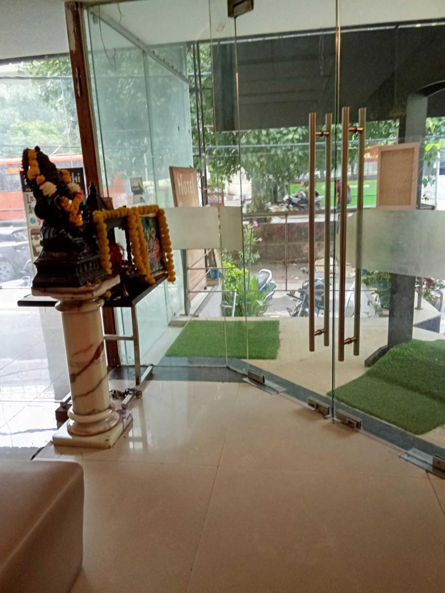 Hotel Swathi - Paschim Vihar