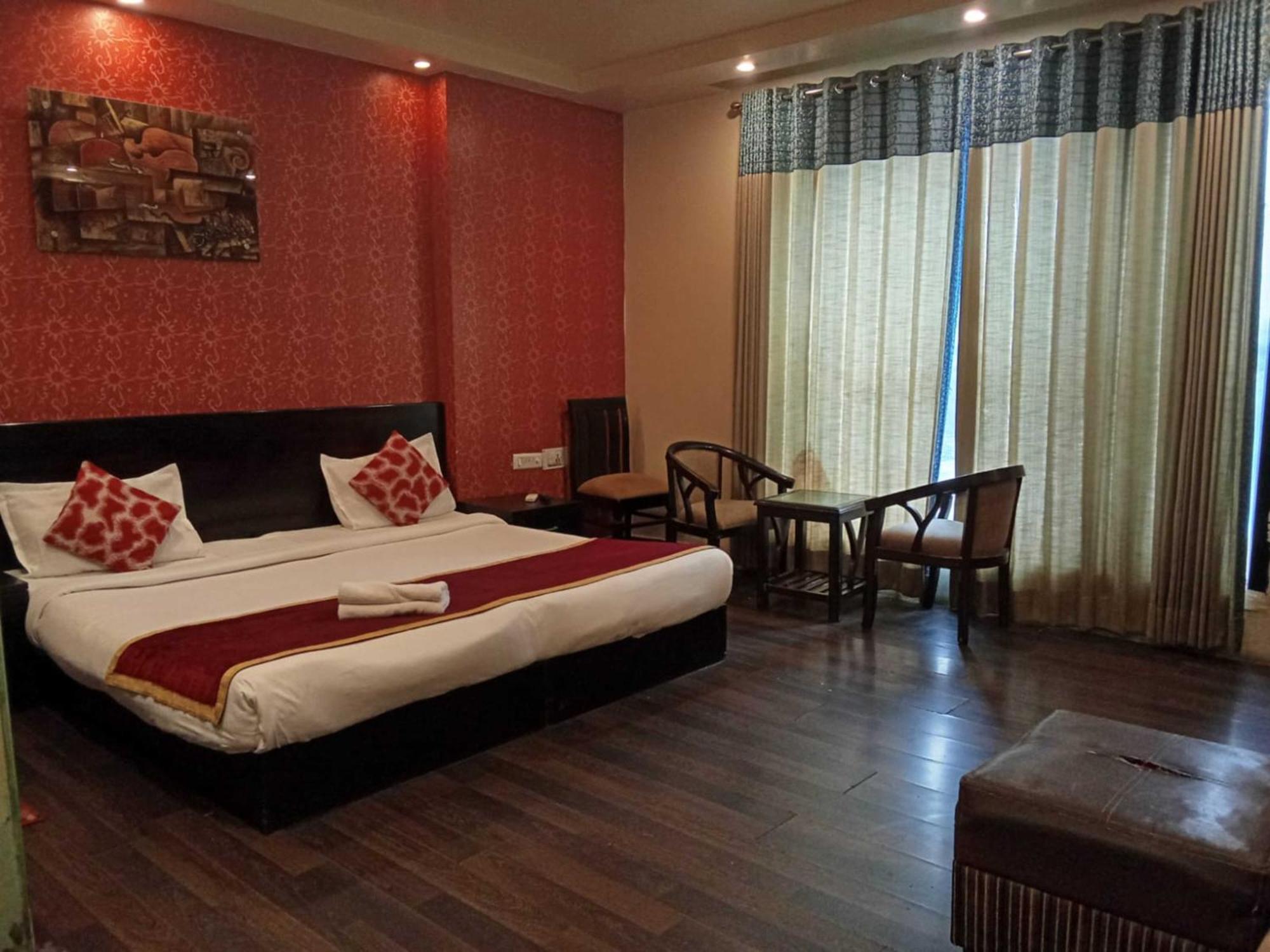 Hotel Swathi - Paschim Vihar