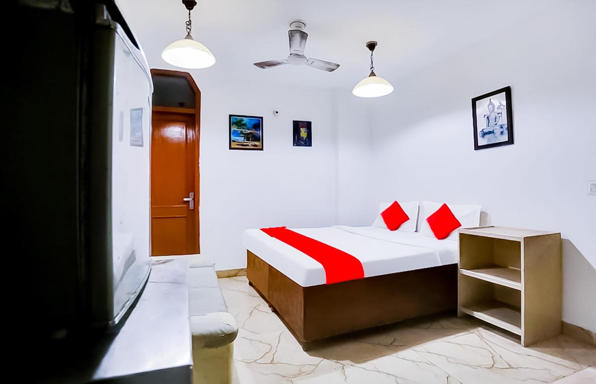 T-49 Hauz Khas By Roomshala Hotel
