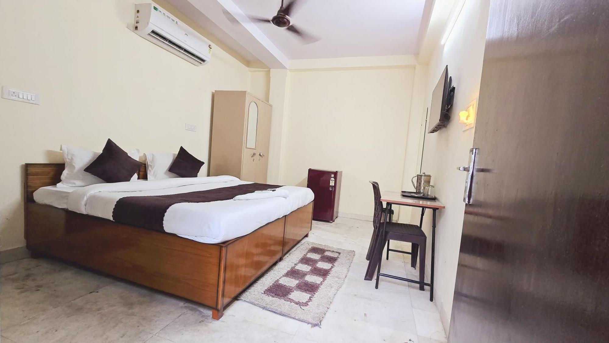 Commodo Near Durgabai Deshmukh Hotel 3*