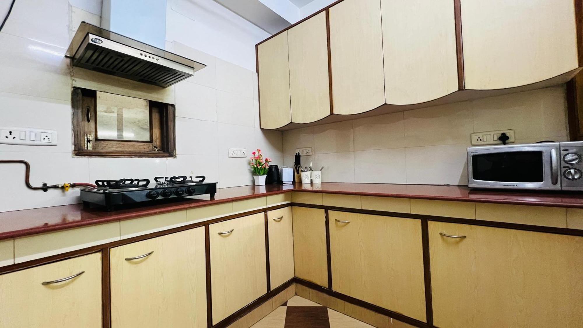 Olive Service - Defence Colony Apartment *